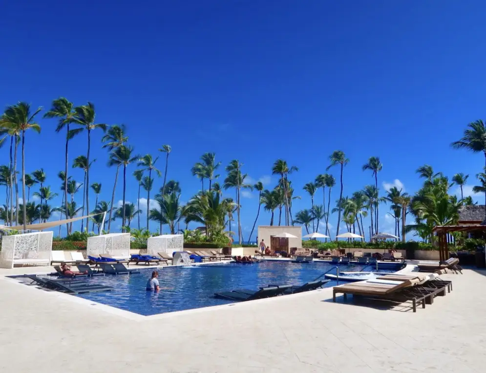 Global Luxury Resorts Year